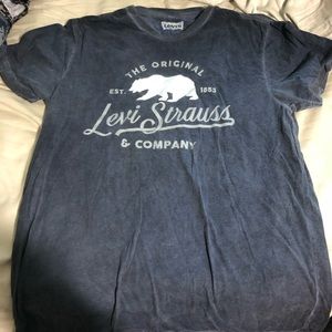 Men’s large graphic tee